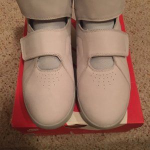NIKE MARXMAN PRM Basketball Trainers Youth Size